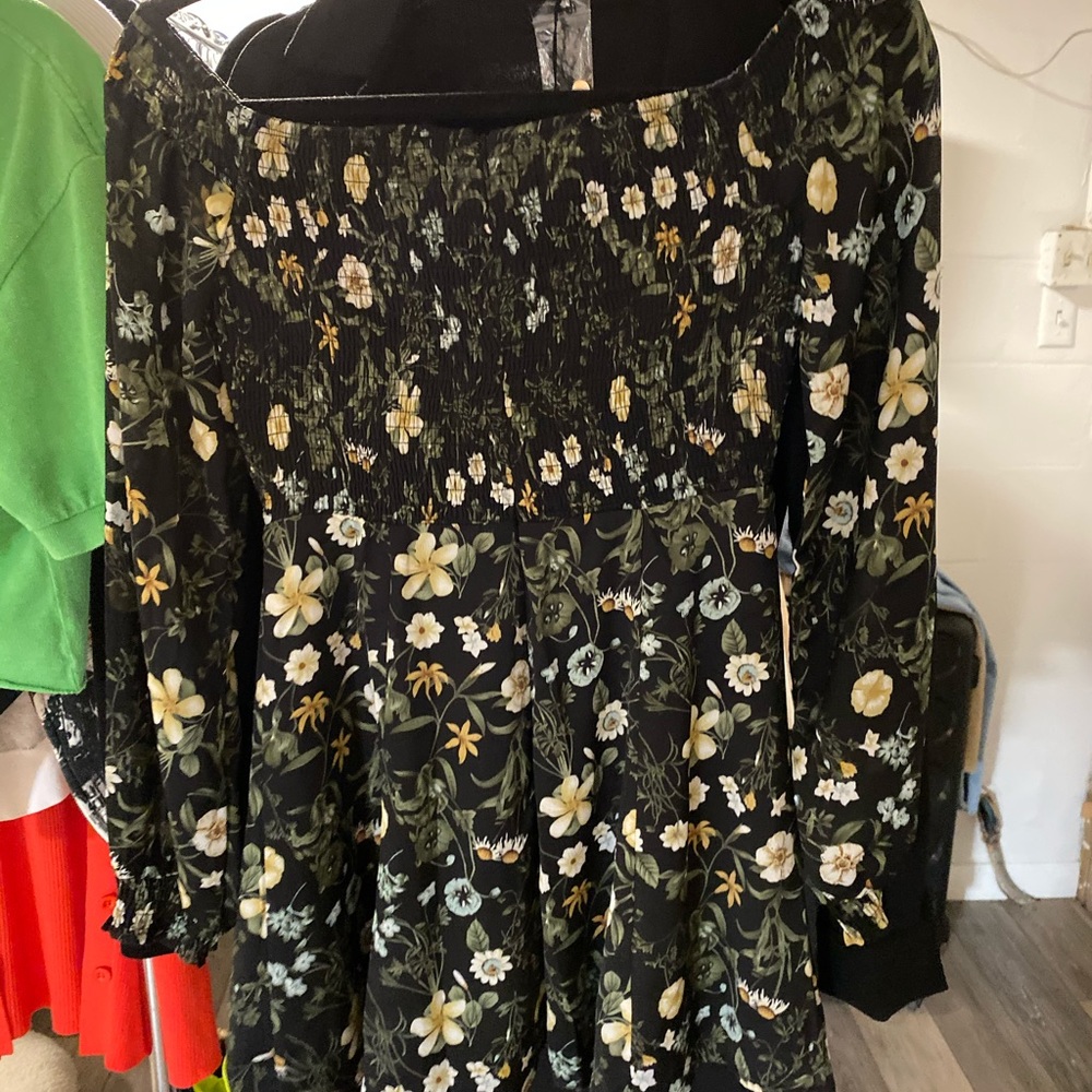 Off shoulder floral mini dress